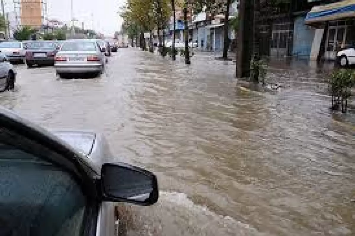 باران بهاری در شیراز/ محدودیت‌های ترافیکی و آبگرفتگی