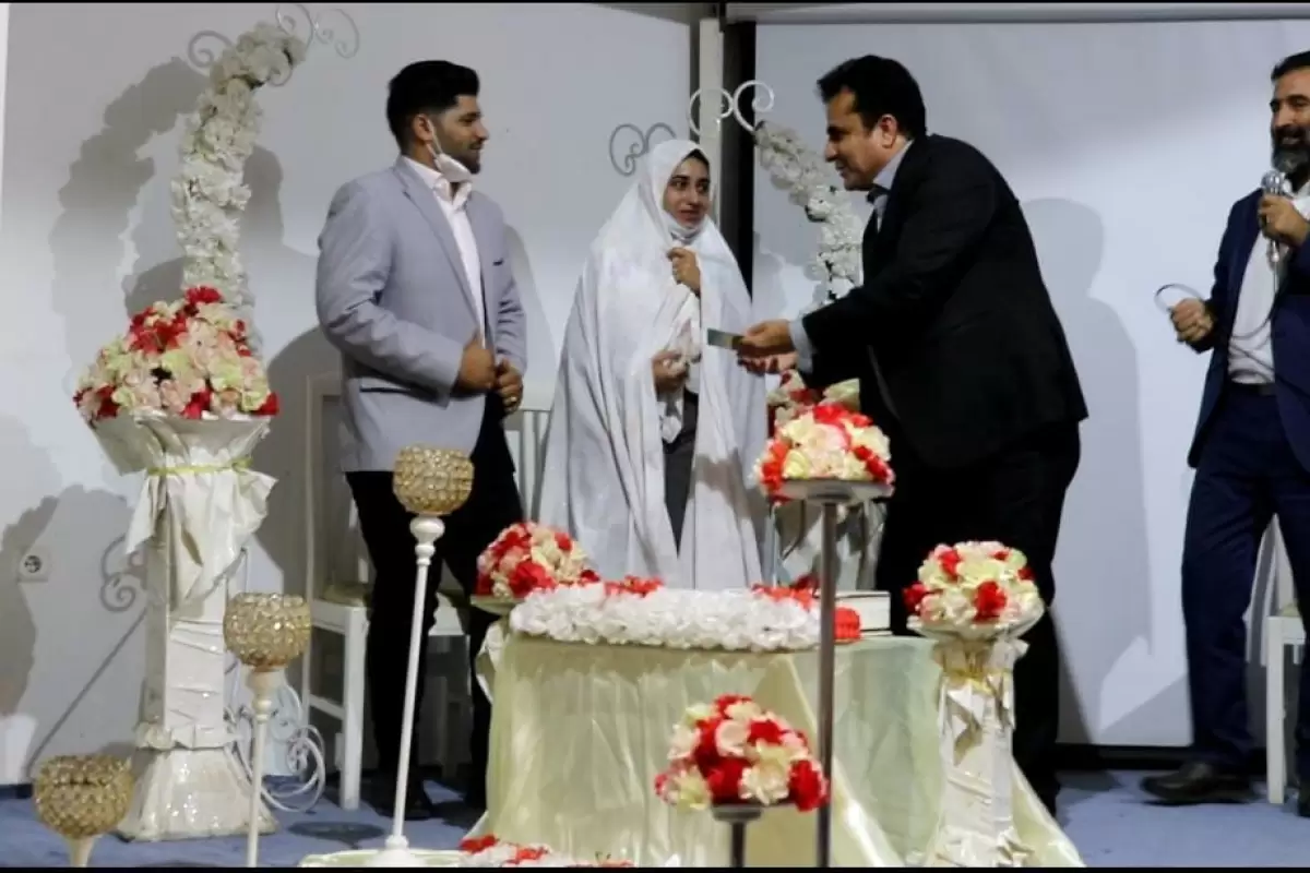 تجلیل از 15 زوج جوان استان سیستان و بلوچستان بمناسبت هفته ازدواج