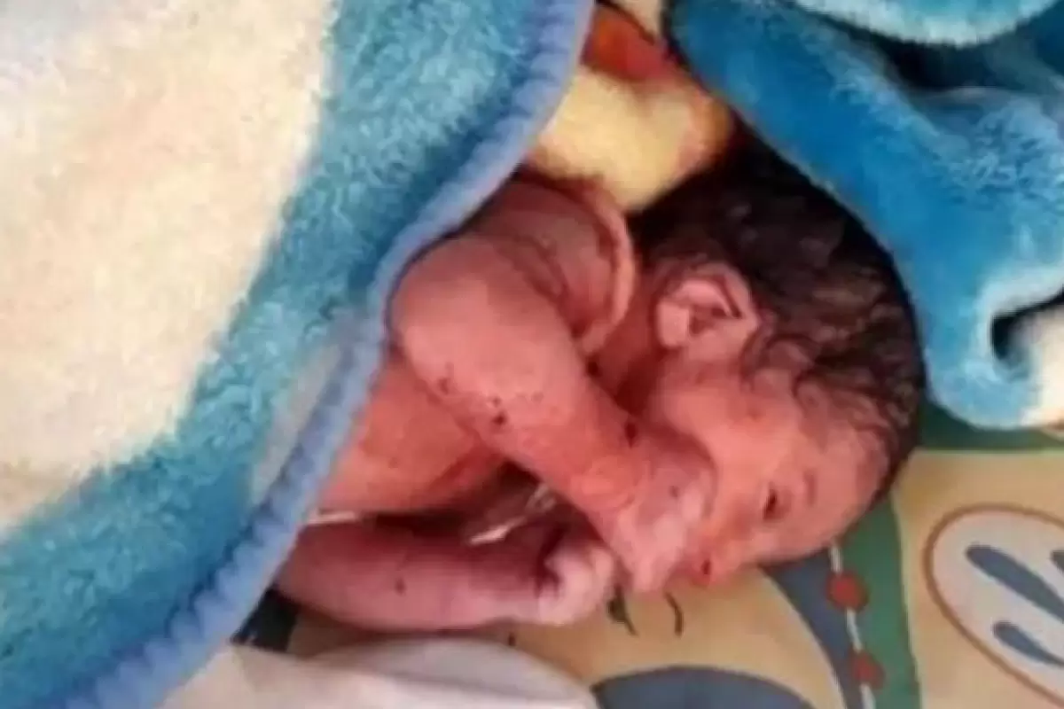 کشف نوزاد تازه متولد شده در سطل زباله در زاهدان