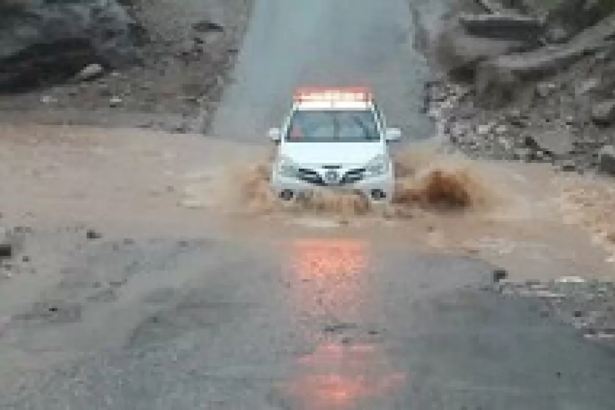 نجات مردم روستای «زین آباد سنگی» از محاصره سیلاب