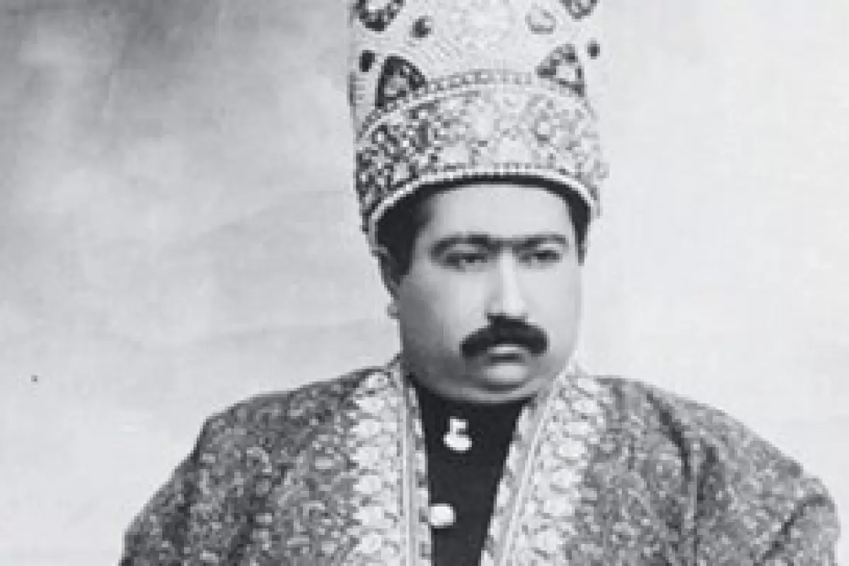 این پادشاه ایران، پناهده سفارت روسیه شد / عاقبت بی اعتنایی به مطالبات مردم
