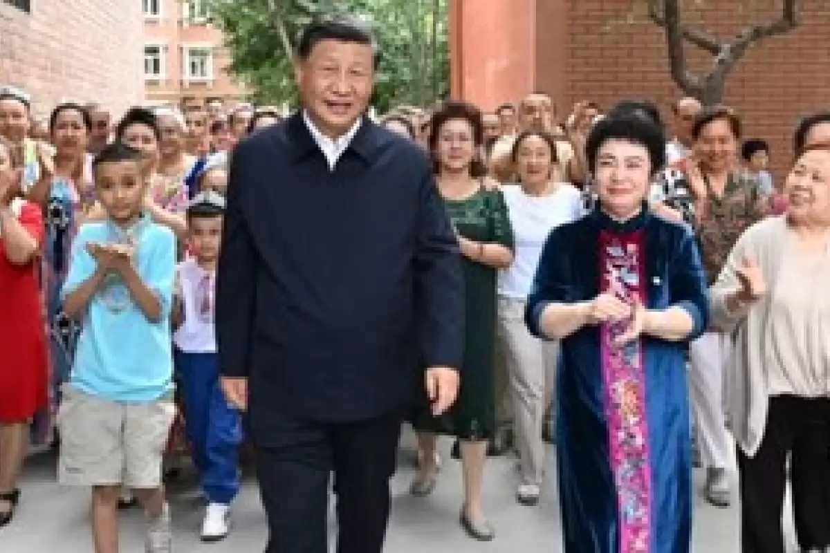 رئیس جمهور چین به سین کیانگ رفت/عکس