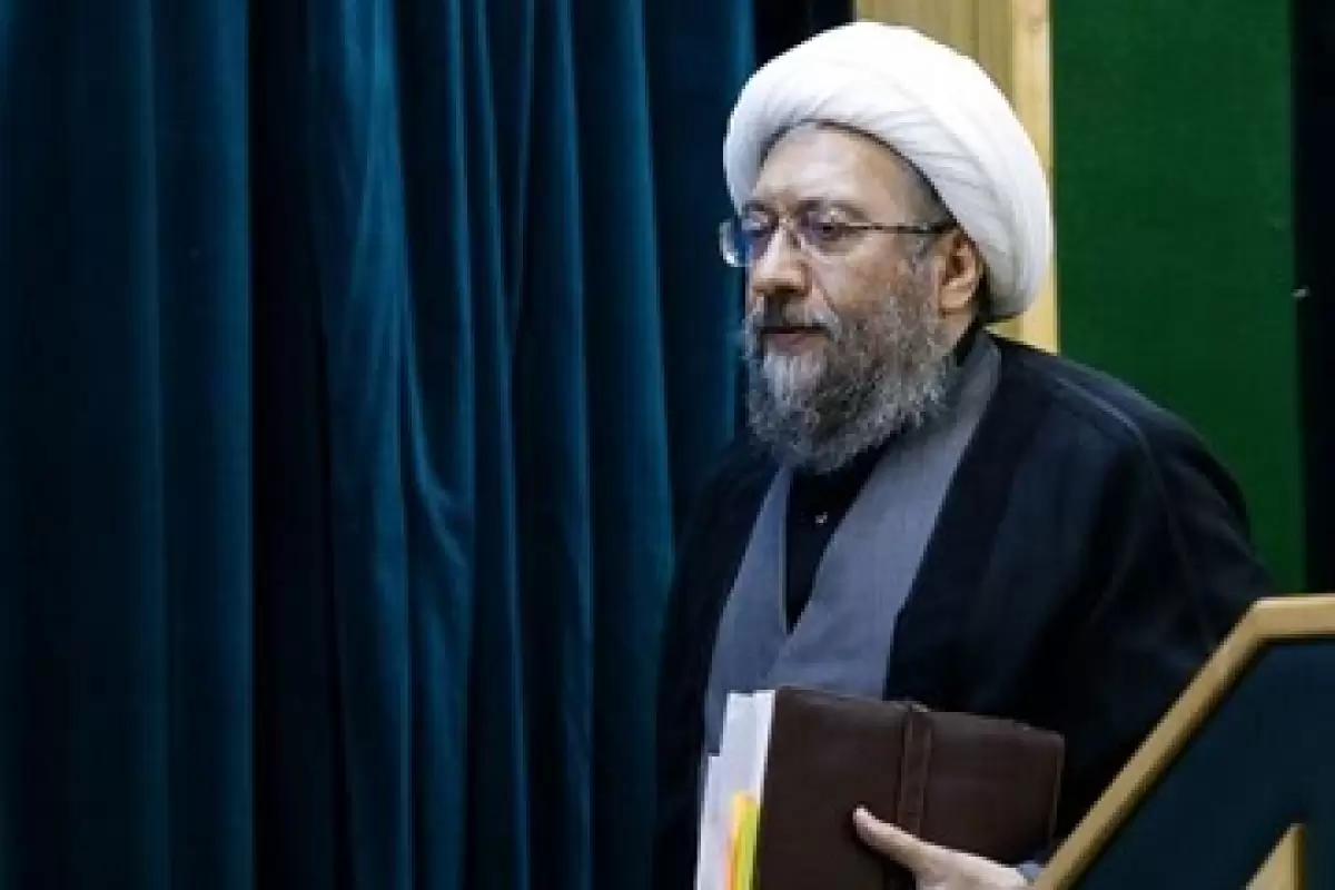 مخبر به دیدار رئیس مجمع تشخیص رفت /  آملی لاریجانی : به وضعیت معیشت مردم رسیدگی عاجل شود