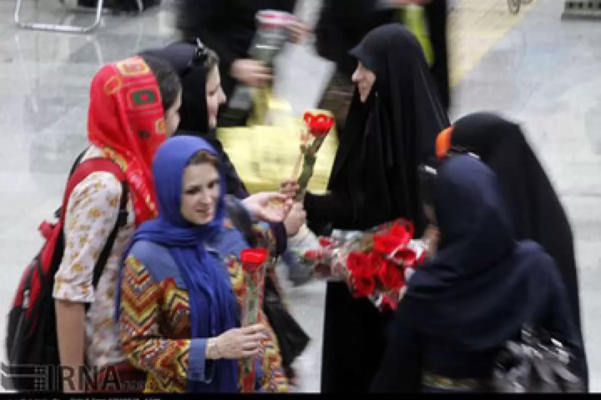 خطیب جمعه بندرعباس : مخالف برخوردهایی هستیم که جوانان را از حجاب منزجر می‌کند/ باید از تبلیغ و تشویق استفاده کنیم