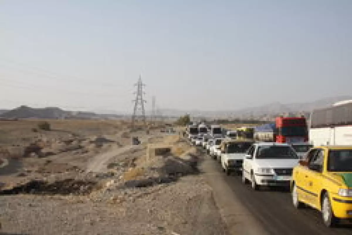 تردد در دو لاین محور مهران به ایلام/ترافیک سنگین در محورهای شمالی