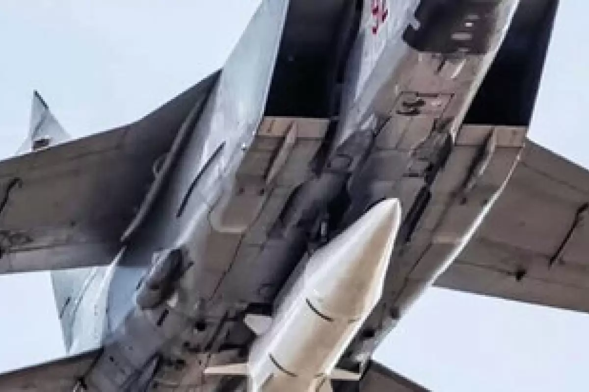 عکس | لحظه پرتاب موشک هایپرسونیک مشهور از یک جنگنده