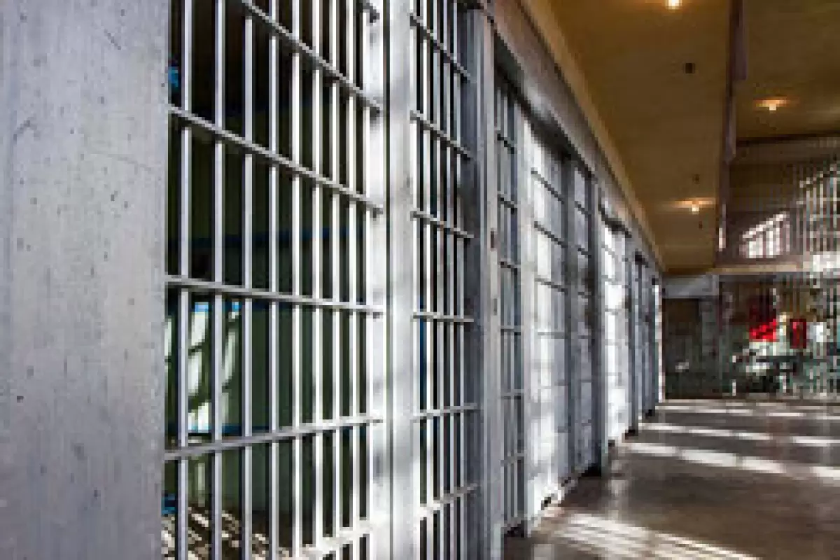 درگیری محدود در بند مواد مخدر زندان کرج/ زندانیان  در سلامت هستند