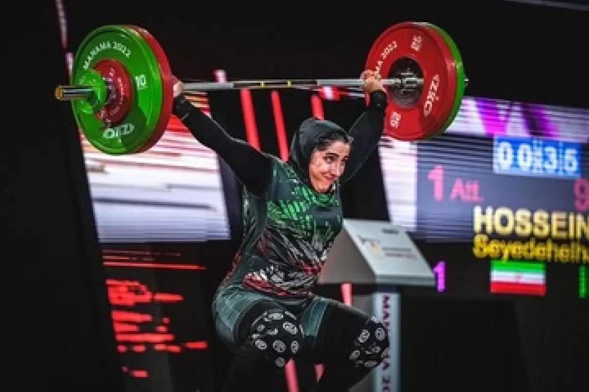 الهام حسینی بهترین دختر وزنه‌بردار ایران در جهان