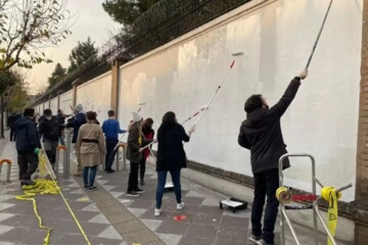 ملت ایران دیوارنویسی سفارت و بداخلاقی را تأیید نمی‌کند