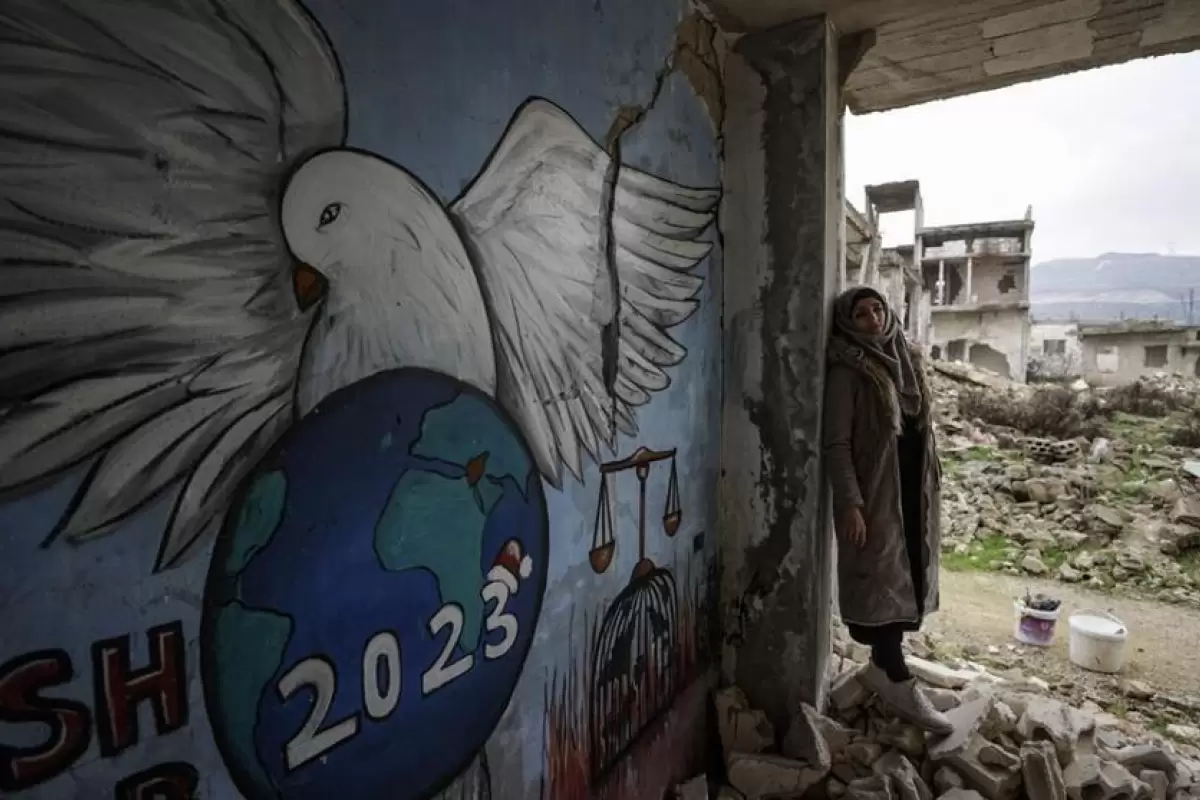 گرافیتی روی خرابه های شهر ادلب سوریه