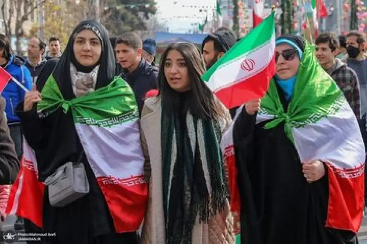 روزنامه «جوان» روایت کرد /  نظر «۴۱ مرجع تقلید» درباره «حجاب اجباری»