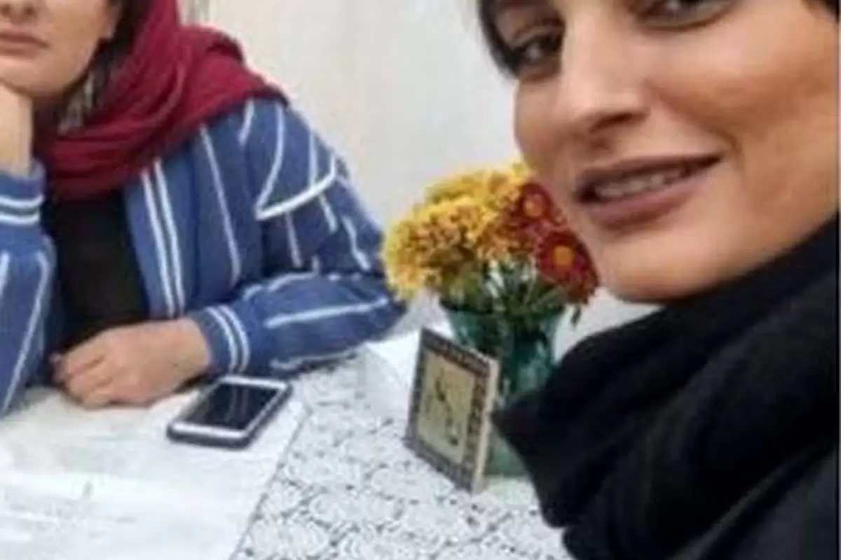 الناز محمدی روزنامه نگار هم میهن و  خواهر الهه محمدی بازداشت شد