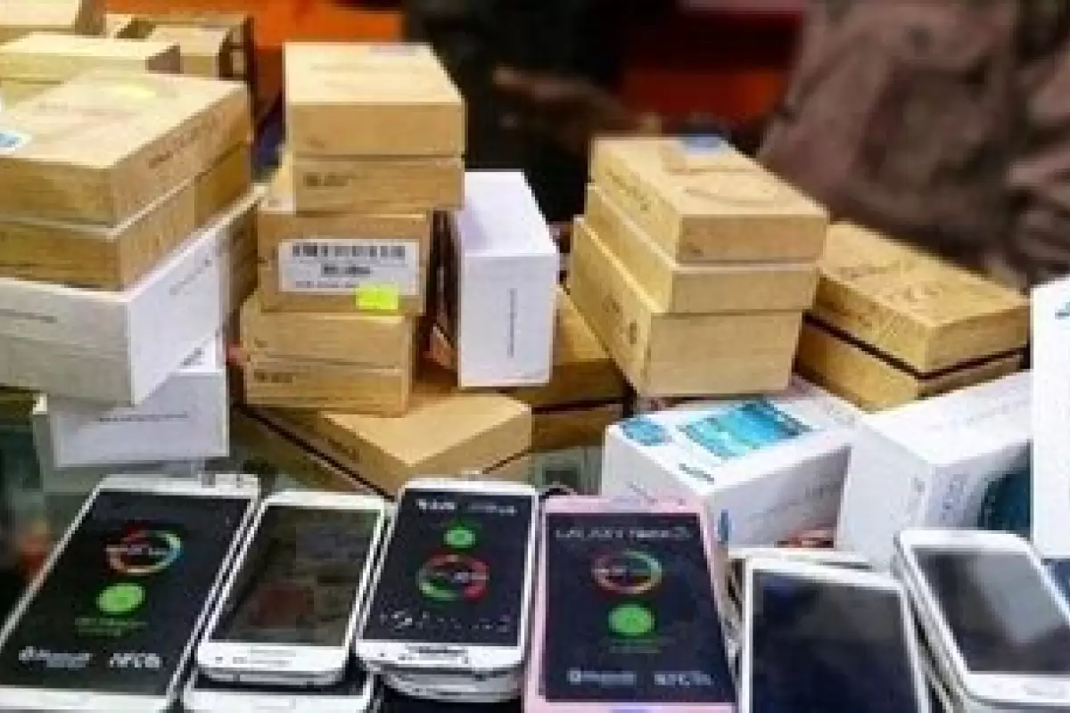 ماجرای اعطای رانت عجیب به واردکنندگان برخی مدل‌های تلفن همراه