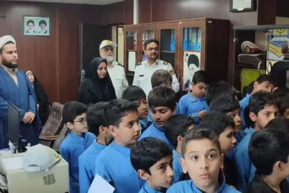 حضور دانش آموزان مدرسه پیشگامان شهرستان گرگان در ستاد پلیس راه فرماندهی انتظامی استان :