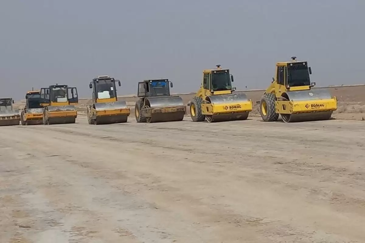 فعالیت بیش از ۳۵۰ دستگاه ماشین آلات سنگین برای ساخت بزرگراه در محورهای شمال سیستان و بلوچستان