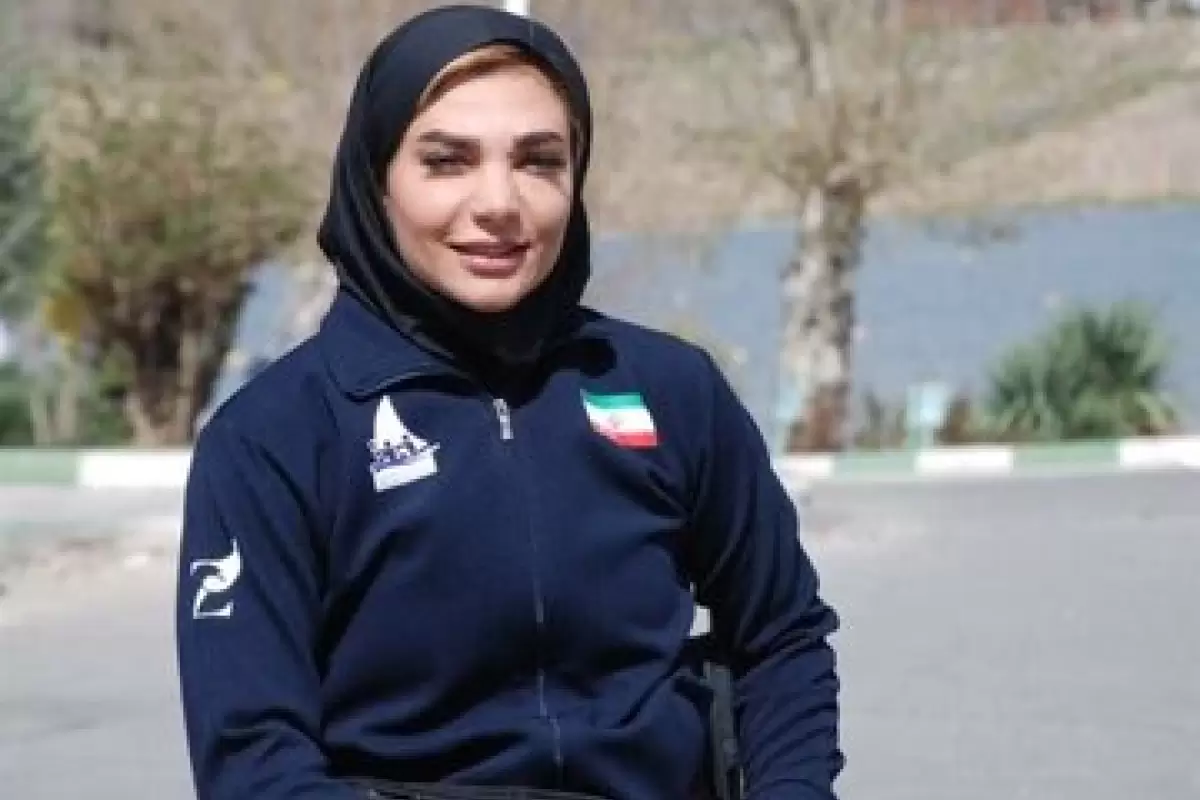 کیهان: به یک قهرمان ملی کتری و قوری هدیه می دهید؟ غلط می کنید/ ظاهر مردم‌پسند به خودتان نگیرید