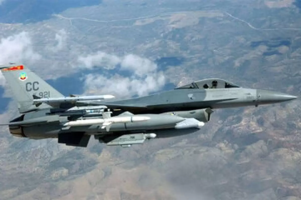 تقابل «تهاجمی» جنگنده چین با هواپیمای نظامی آمریکا