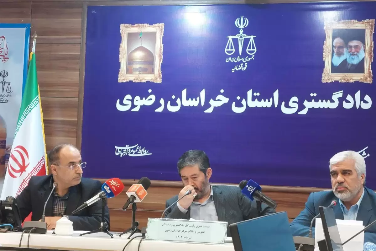 تشریح عوامل پلمپ پل هوایی و فضای پیاده‌رو واحدهای صنفی در مشهد