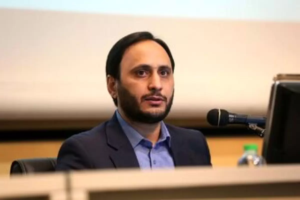 توجیه عجیب بهادری جهرمی درباره حضور مقامات در پلتفرم های فیلتر شده: همان طور که عده ای مجوز حمل اسلحه دارند…