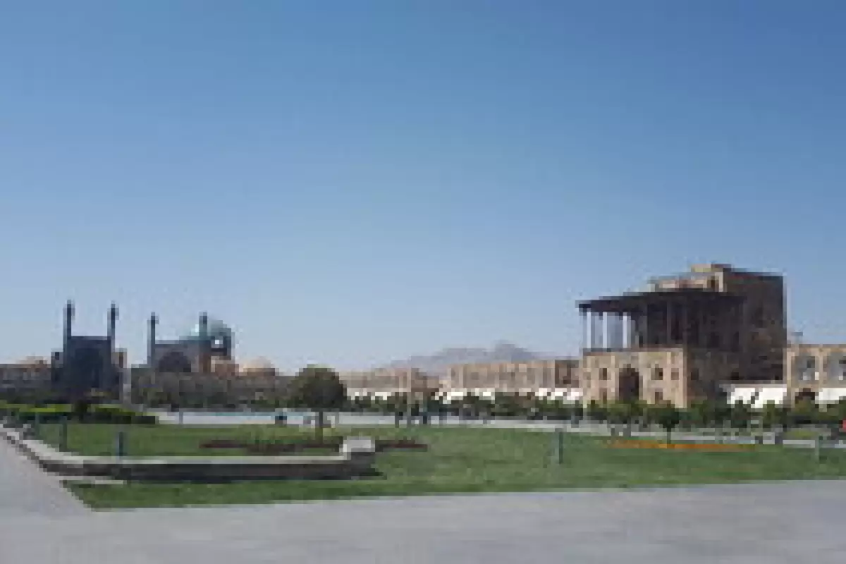 شاخص هوای اصفهان بر مدار زرد/ هوا در ۲ منطقه ناسالم است