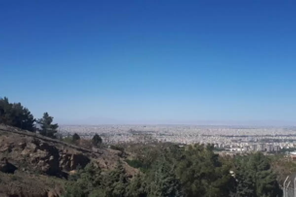 هوای اصفهان سالم است/ شاخص ۳ منطقه بر مدار نارنجی