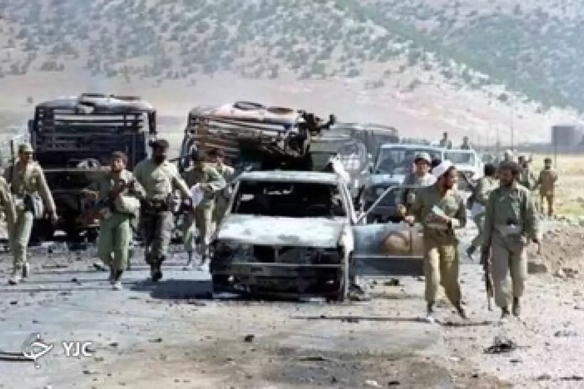 ۵ مرداد ۵۰ درصد توان نظامی گروهک تروریستی منافقین نابود شد / استقبال مردم با داس و تبر از منافقین