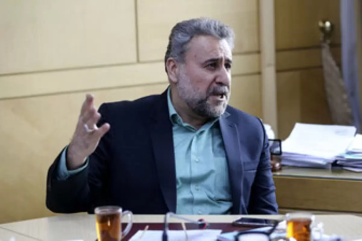 فلاحت پیشه: مردم درگیری دولت و مجلس را مشکل خودشان نمی دانند