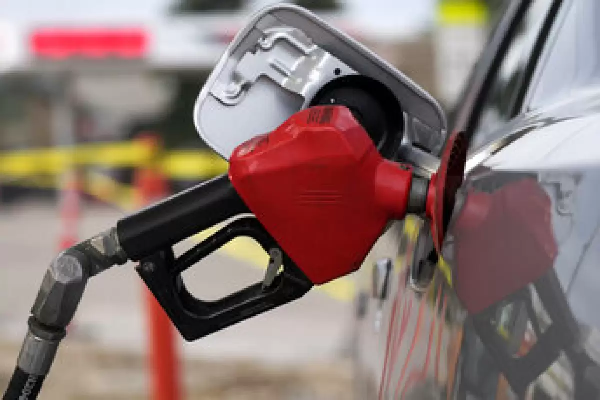 سخنان وحیدی در باره افزایش قیمت بنزین