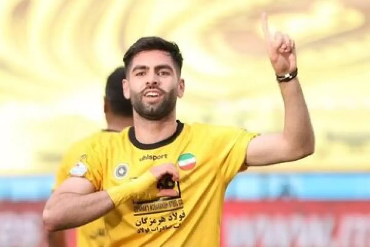 بازیکنی که ۳ باشگاه بزرگ ایران را سر کار گذاشت!
