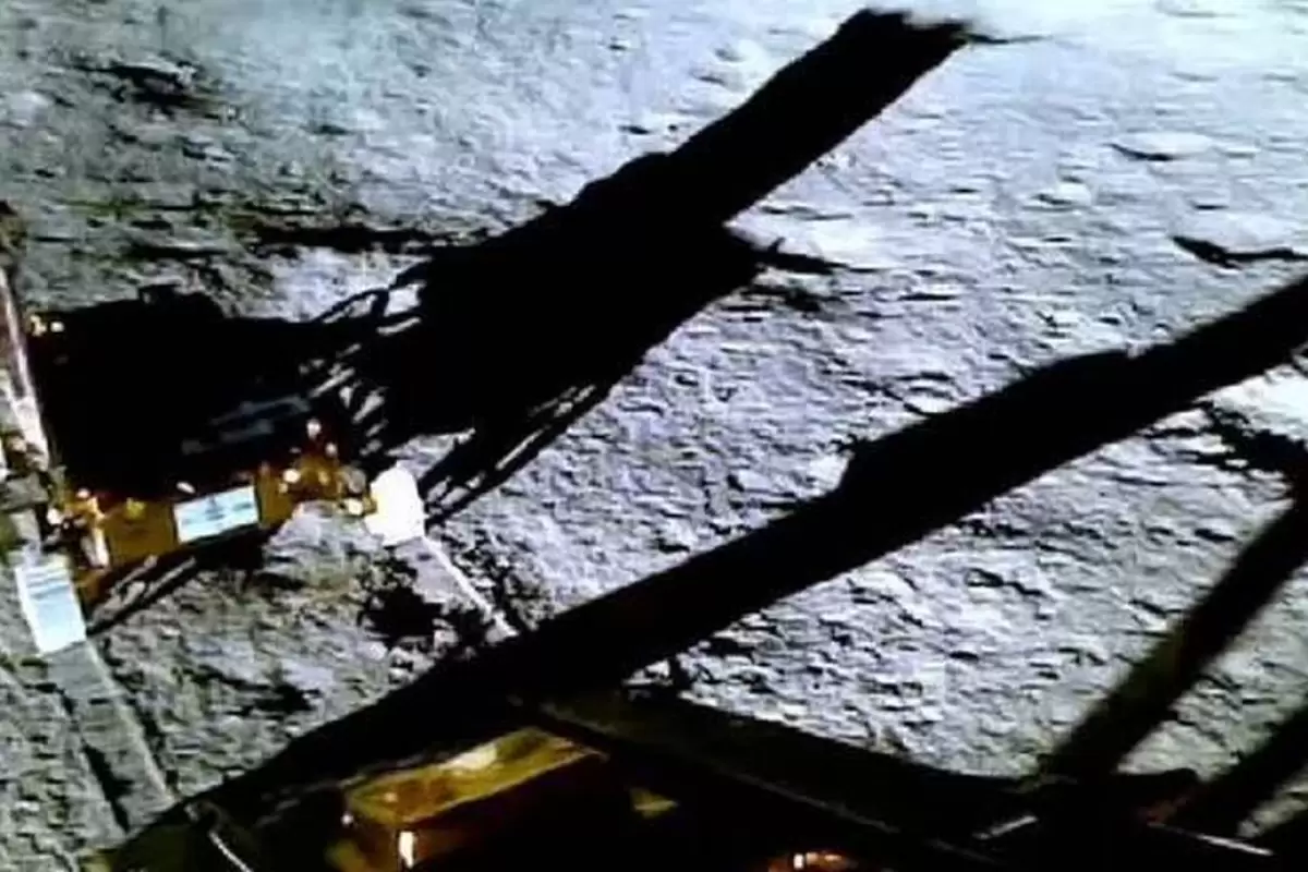 (ویدیو) اولین فیلم از فرود کاوشگر هند روی قطب جنوب ماه