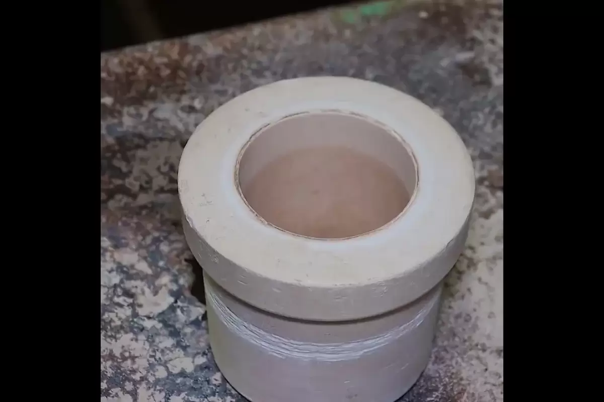 (ویدئو) پاکستانی ها با این مشقت و سختی فنجان قهوه را در کارگاه تولید می کنند