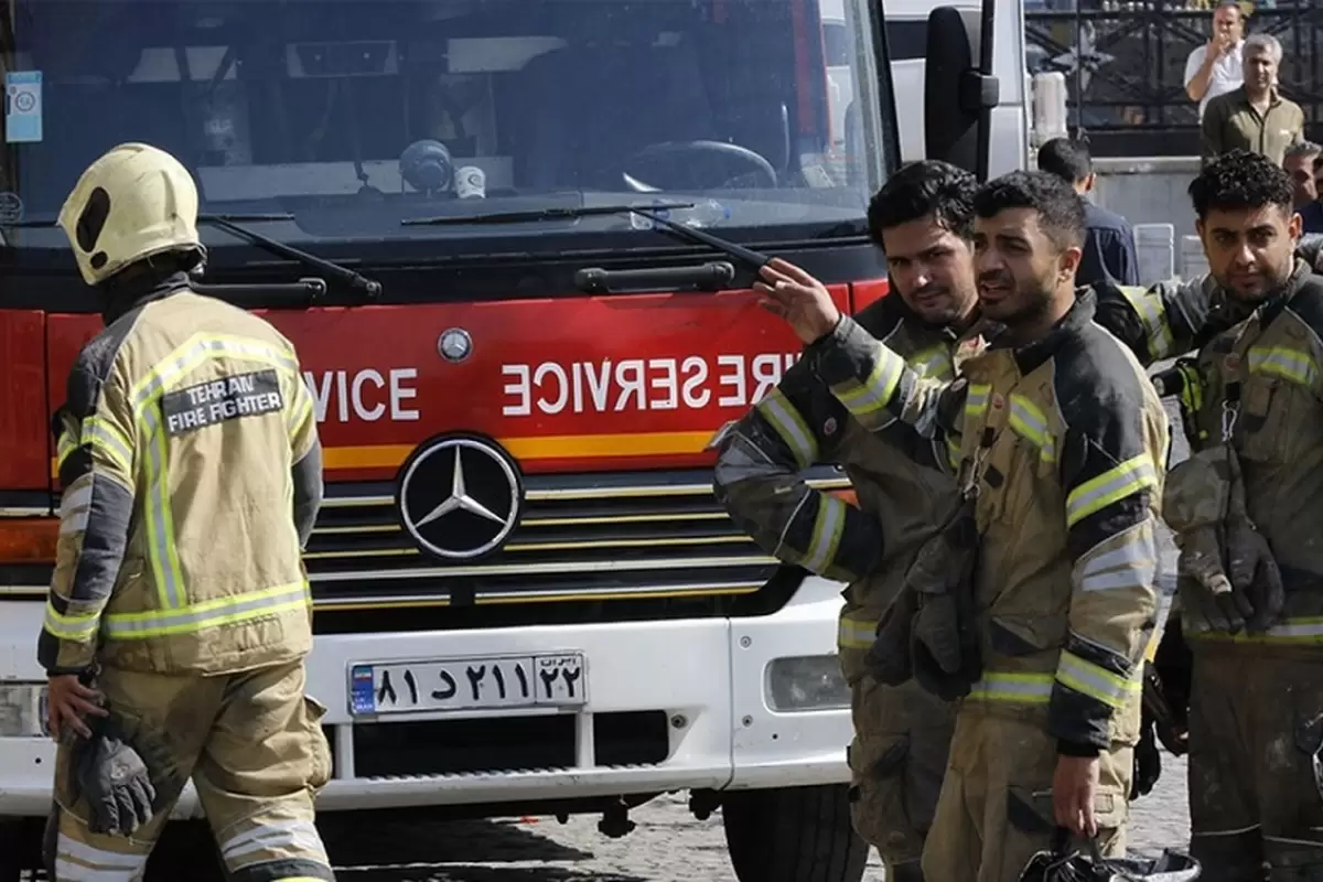 (عکس) آتش‌سوزی گسترده در بازار تهران؛ هشدار درباره ایمنی بازار