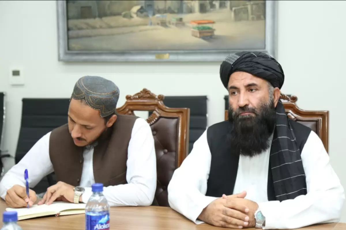 دیدار تعدادی از نمایندگان مجلس با وزیر خارجه طالبان + عکس