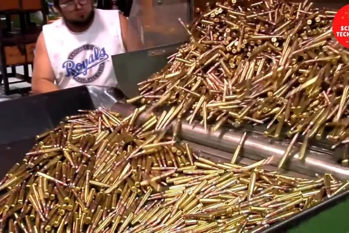 (ویدئو) فرآیند شوکه کننده تولید گلوله و سلاح های قدرتمند در آمریکا را ببینید