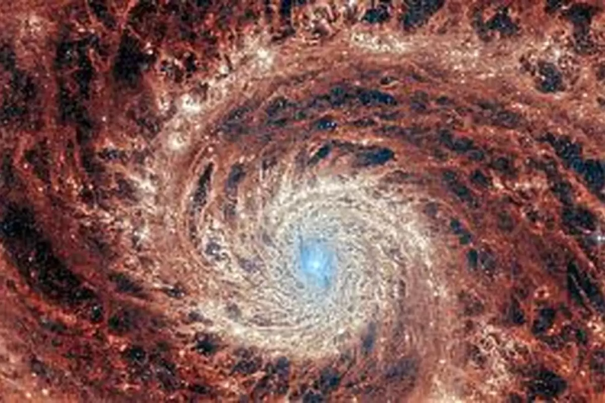 انتشار تصویر خیره‌کننده تلسکوپ جیمز وب از کهکشان گرداب با ۱۰۰ میلیارد ستاره
