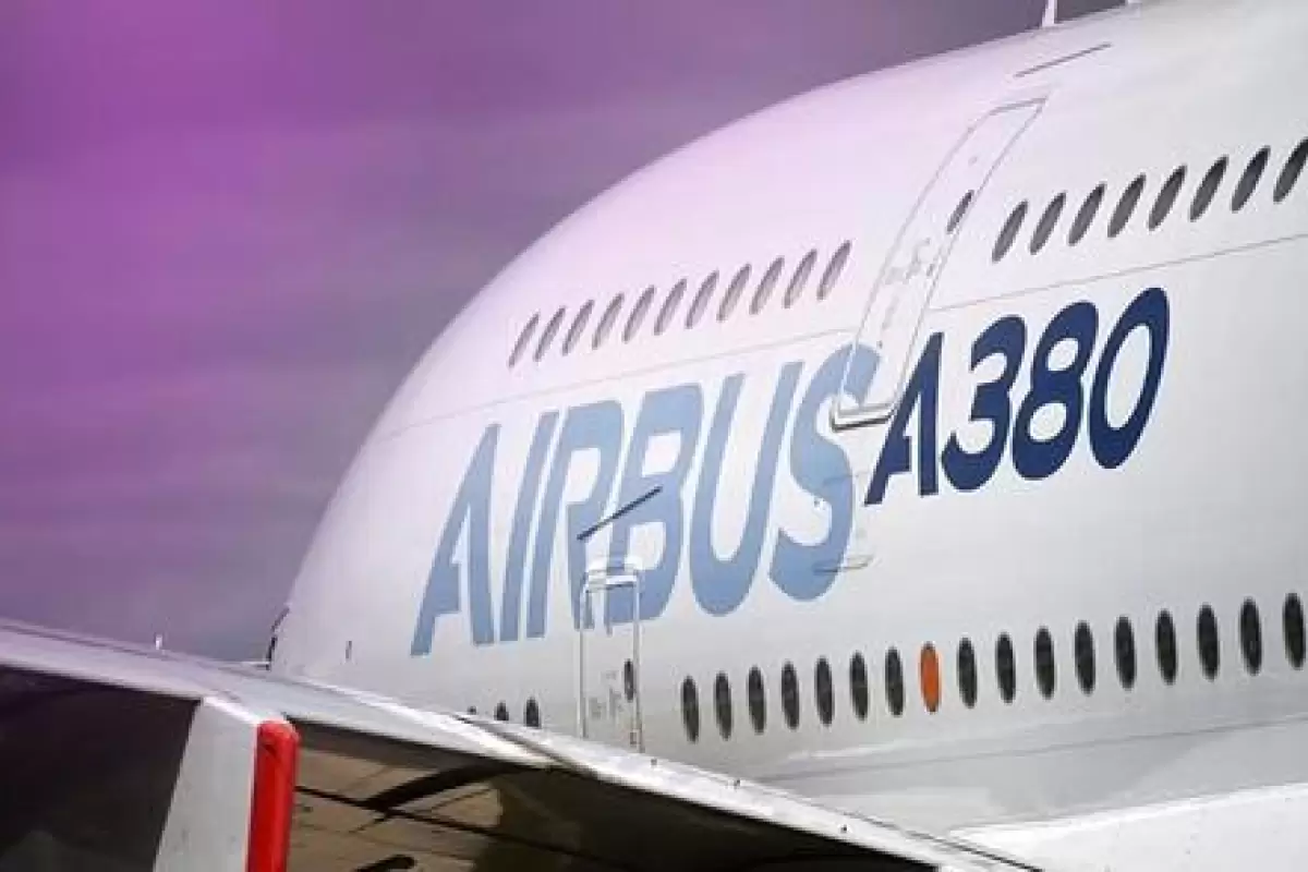 (ویدیو) صحنه ای تماشایی از پرواز ایرباس A380 برفراز ابرها از نمای درون بوئینگ 747