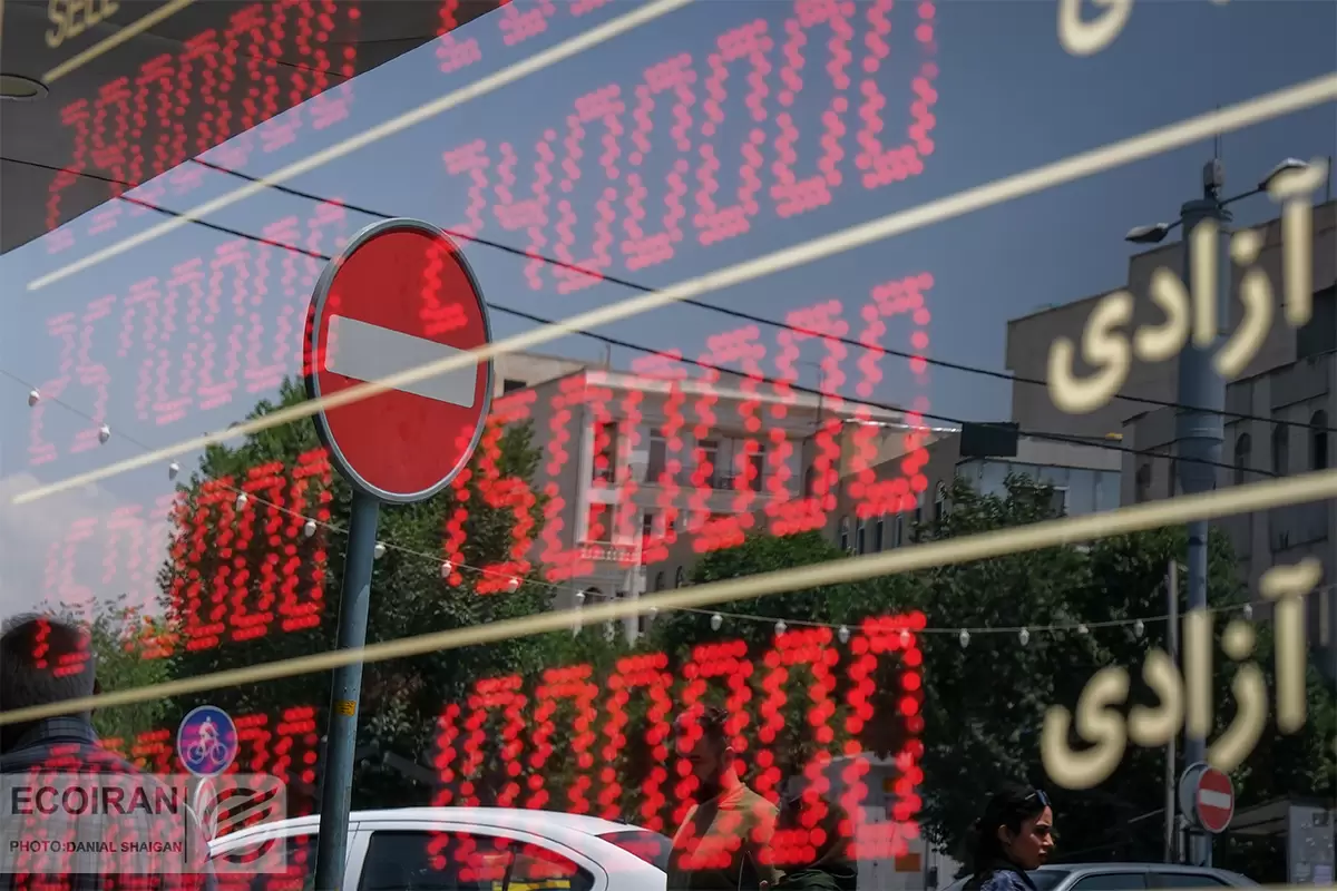 بازار ارز در انتظار یک‌ سفر/ حرکت خلاف جهت قیمت و حباب سکه
