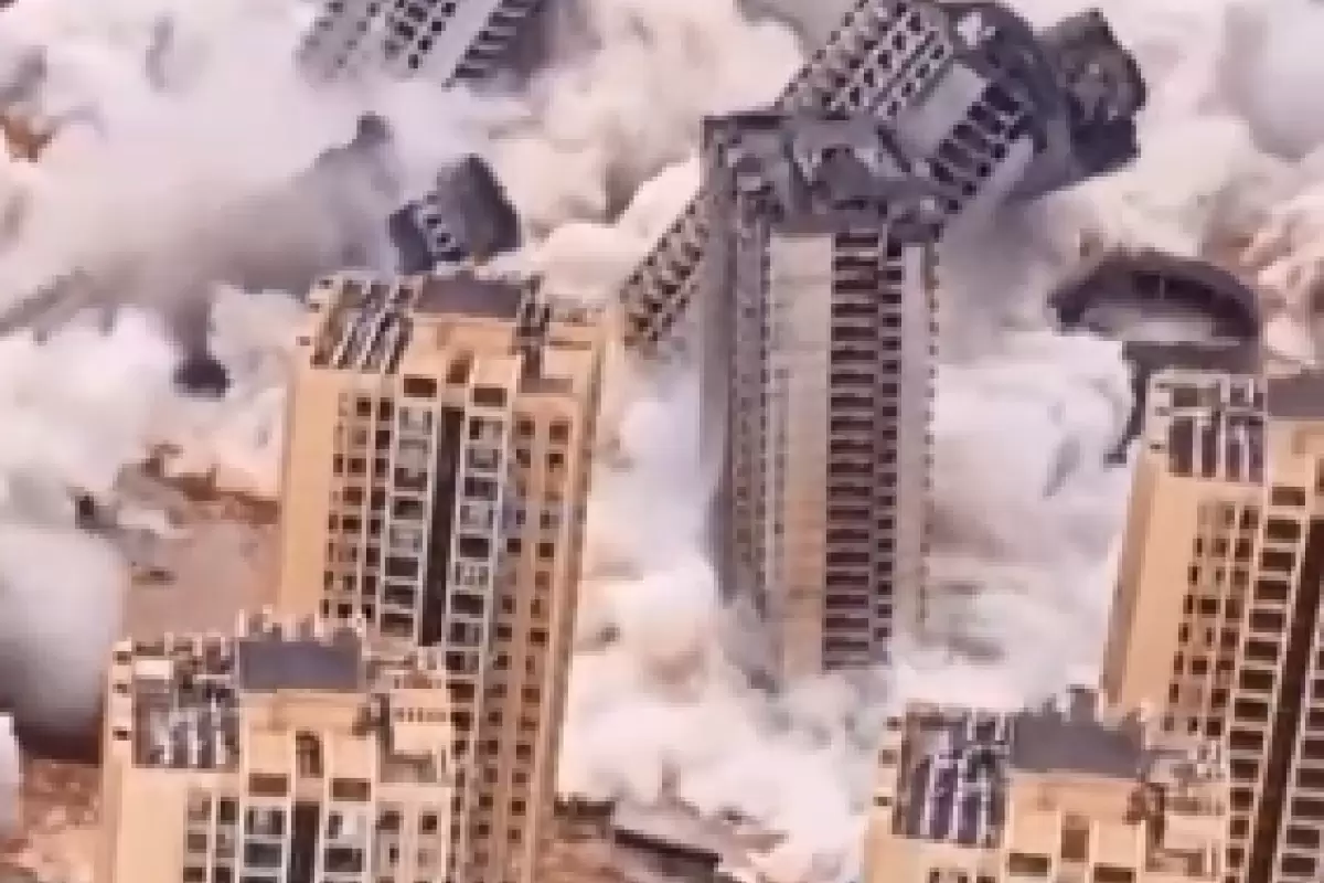 ( ویدیو) چینی‌ها اینگونه آسمان‌خراش‌های قدیمی را تخریب می‌کنند!