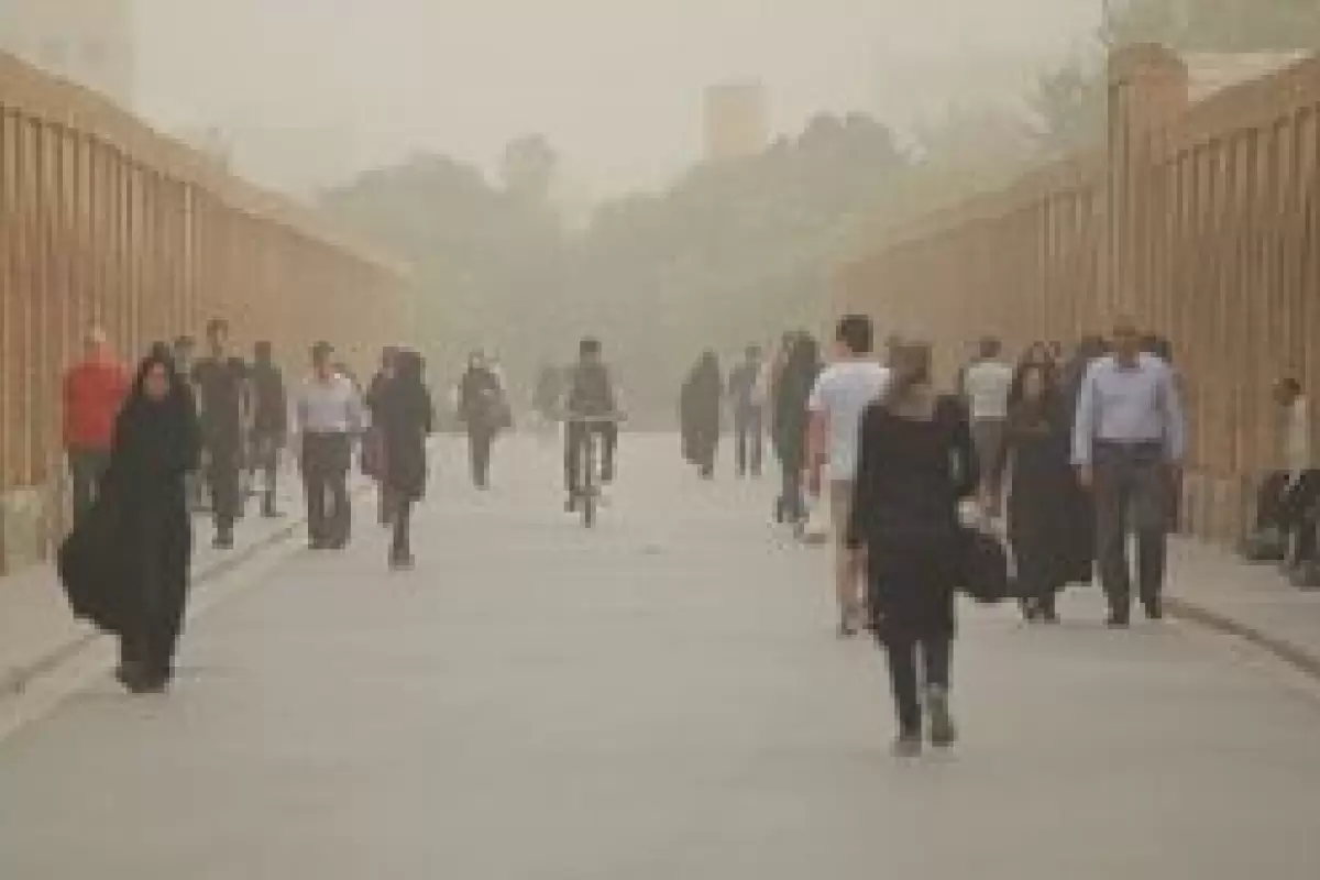 هوای اصفهان غبارآلود می‌شود/ وزش باد پدیده غالب مناطق استان
