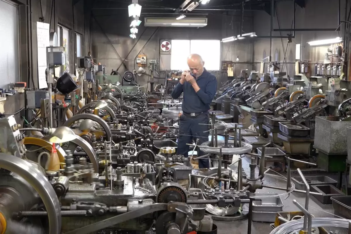 (ویدئو) ببینید این کارخانه ژاپنی چگونه در روز 400 هزار پیچ تولید می کند