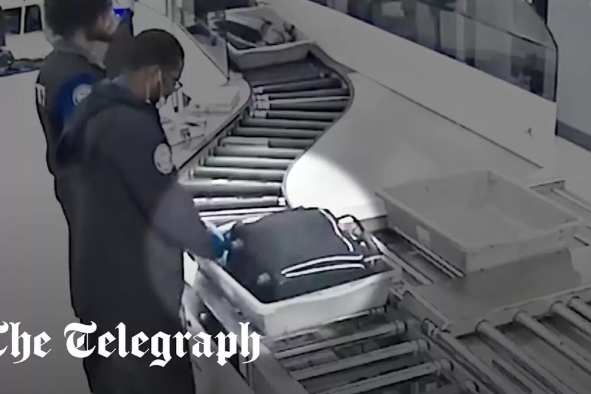 (ویدئو) نیروهای امنیتی فرودگاه که از چمدان‌های مسافران سرقت می‌کردند