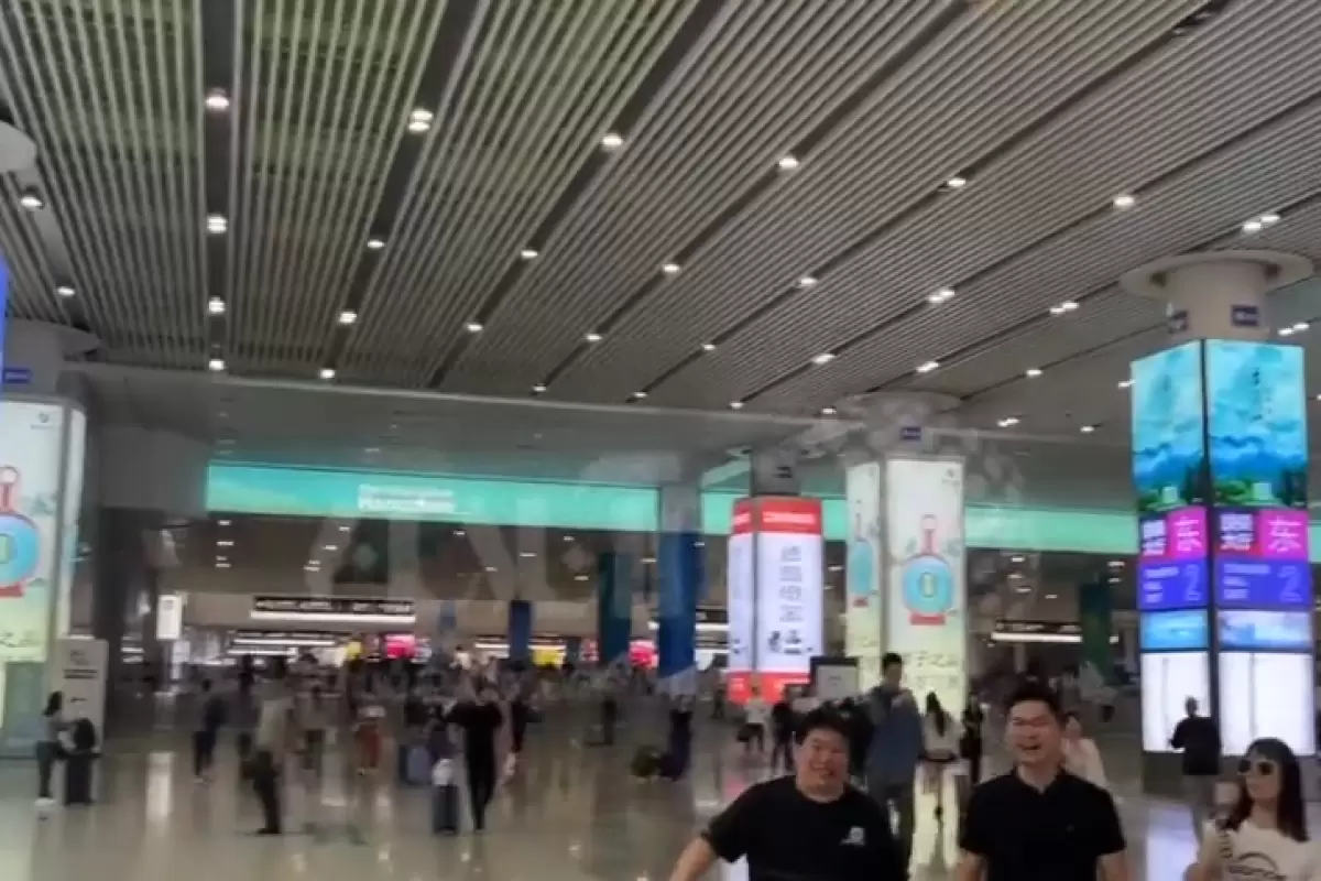 ( ویدیو) مترو بسیار شیک و مدرن چین به سبک سالن فرودگاه