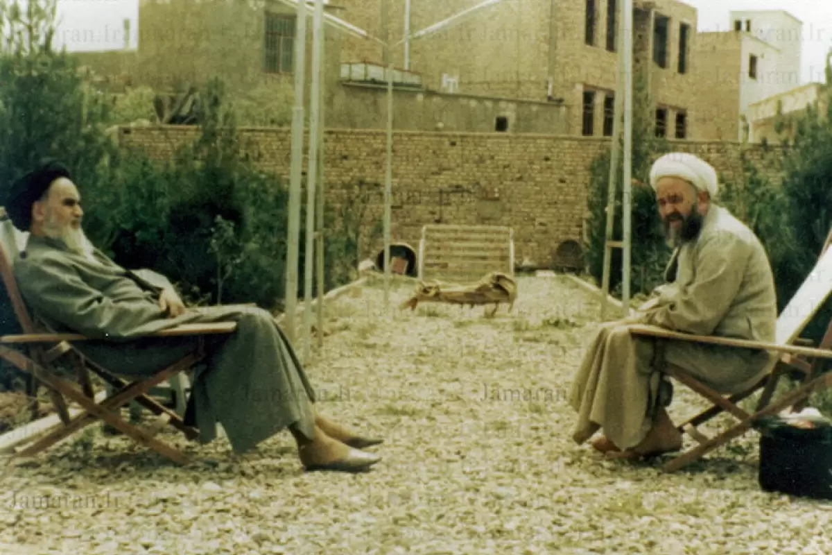 (عکس) عکس دیدنی از سیدحسن خمینی وقتی کودک بود؛ امام در کنار نوه هایش