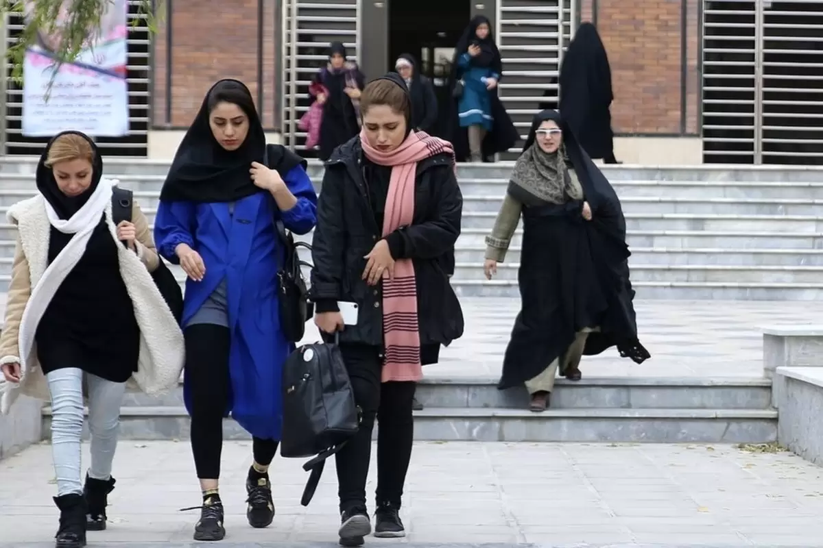 نماینده مجلس: دانشجویان و دانش آموزان زیر تیغ قانون حجاب و عفاف/ این پیشنهادات را کدام نمایندگان داده اند؟