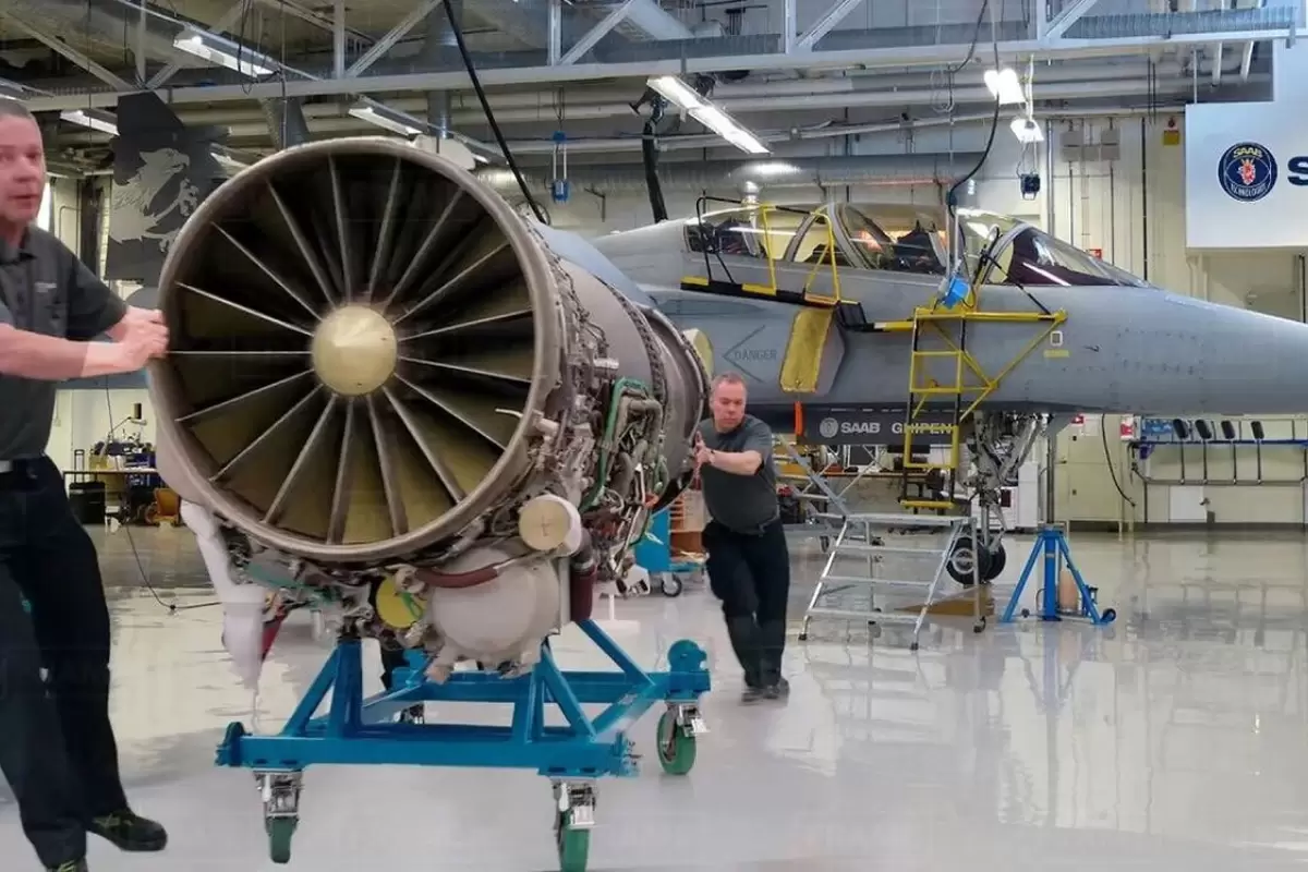 (ویدئو) فرایند تولید جت جنگنده در پیشرفته ترین کارخانه های جهان