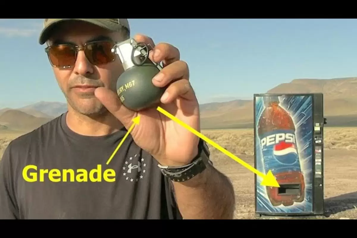(ویدئو) اگر نارنجک داخل دستگاه فروش اتوماتیک نوشابه منفجر شود، چه اتفاقی می افتد؟