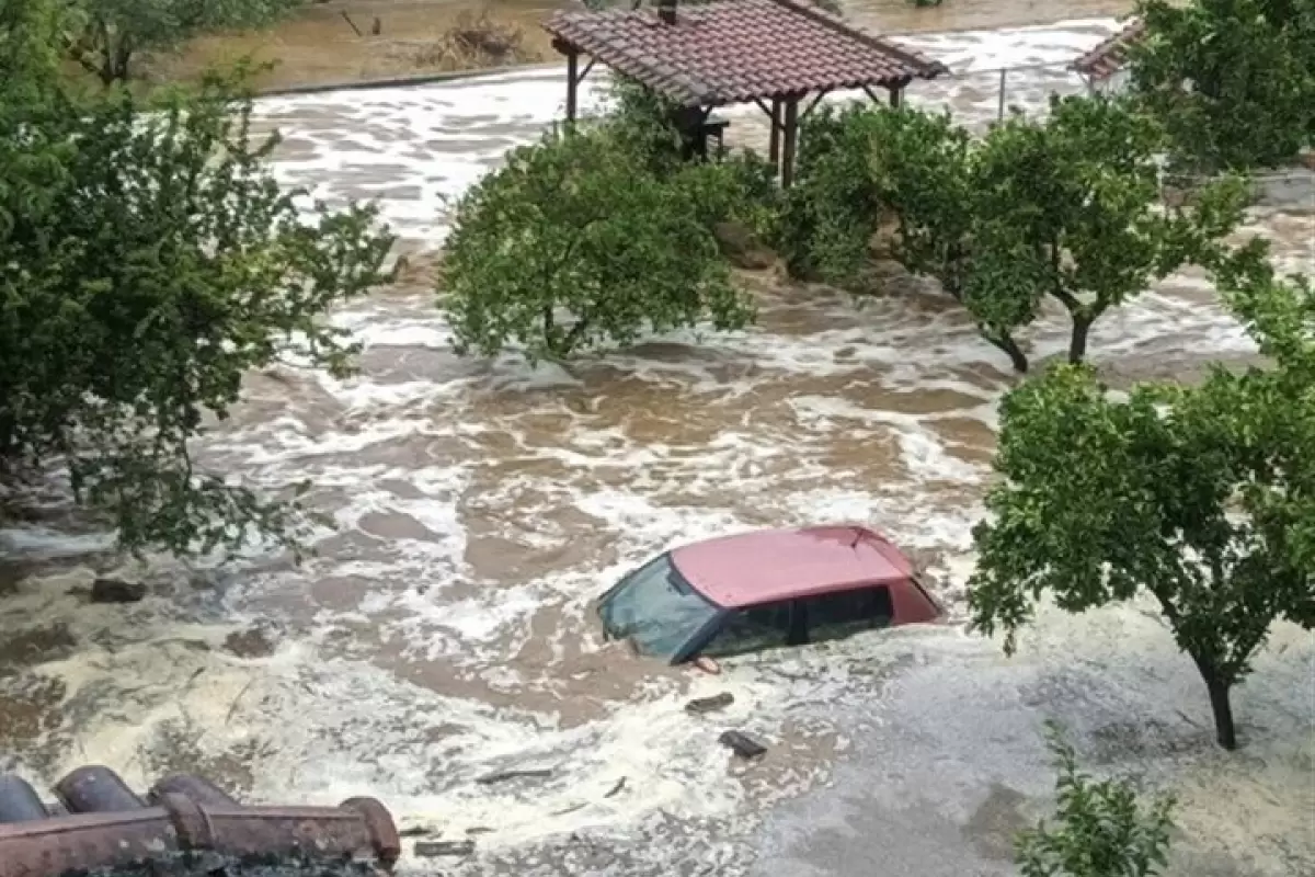 ببینید | تصاویر ترسناک از سیل و طوفان در یونان