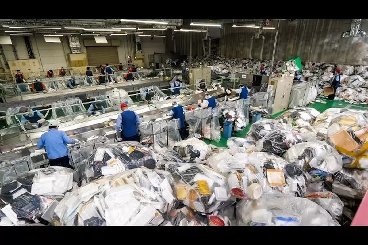 (ویدئو) ژاپنی‌ها چطور ظروف یک بار مصرف غذا را بازیافت می‌کنند