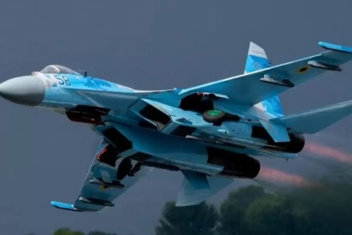 ببینید | اولین ویدیو از لحظه سقوط جنگنده روسی بر فراز آسمان توکماک