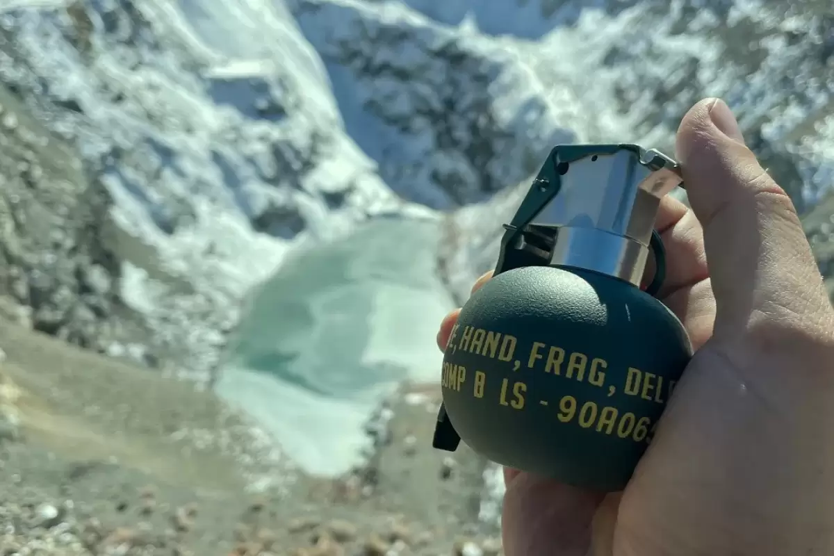 (ویدئو) اگر داخل دریاچه یخ زده نارنجک پرتاب کنید، چه اتفاقی رخ می دهد؟
